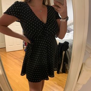 BLACK AND WHITE ABERCROMBIE DRESS